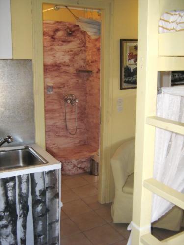 Adonis Guesthouse Batsíon Cameră foto