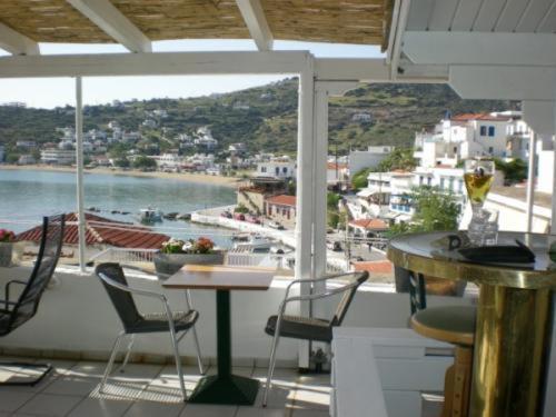 Adonis Guesthouse Batsíon Exterior foto
